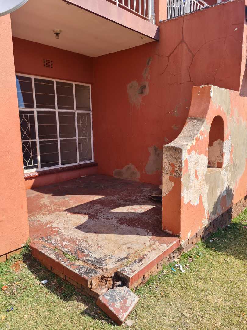 To Let 1 Bedroom Property for Rent in Horison View Gauteng