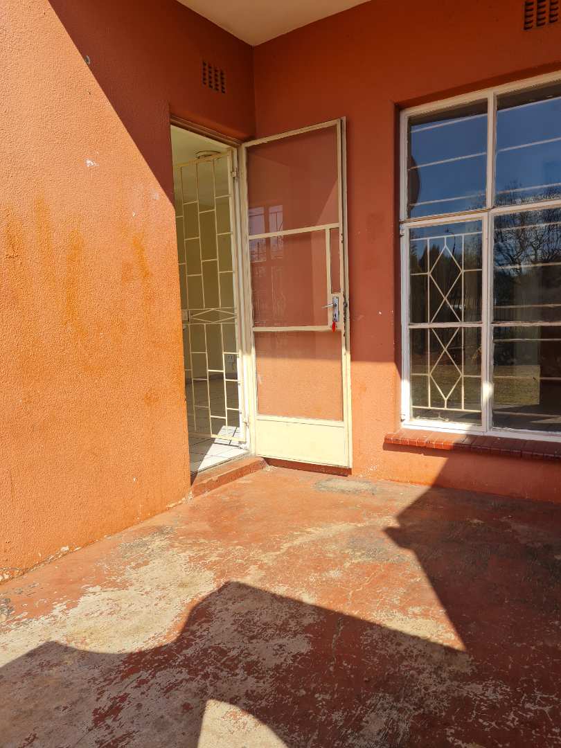 To Let 1 Bedroom Property for Rent in Horison View Gauteng