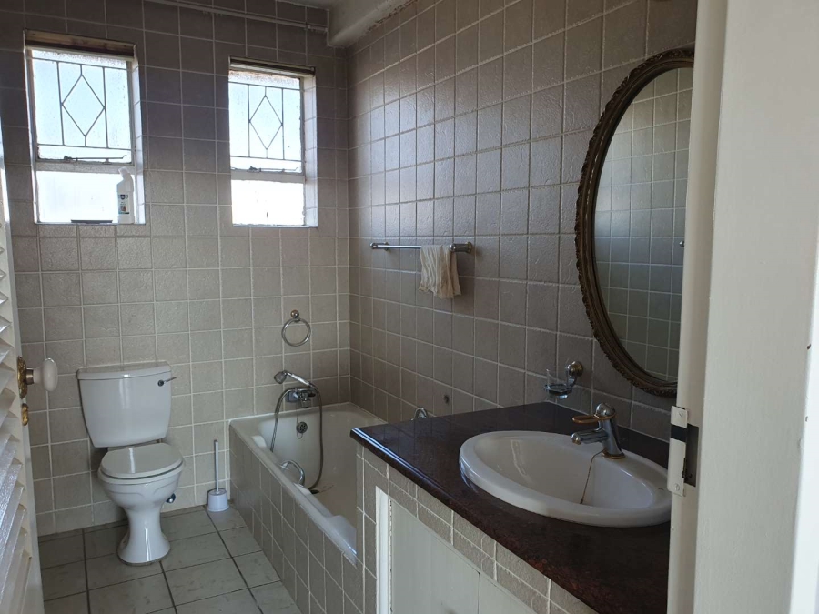 6 Bedroom Property for Sale in The Hill Gauteng