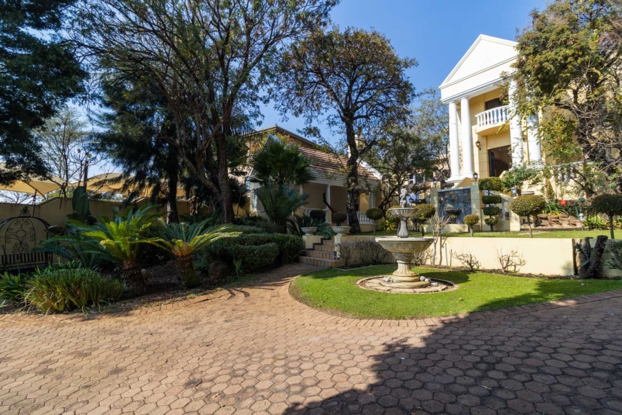 5 Bedroom Property for Sale in Glenvista Gauteng