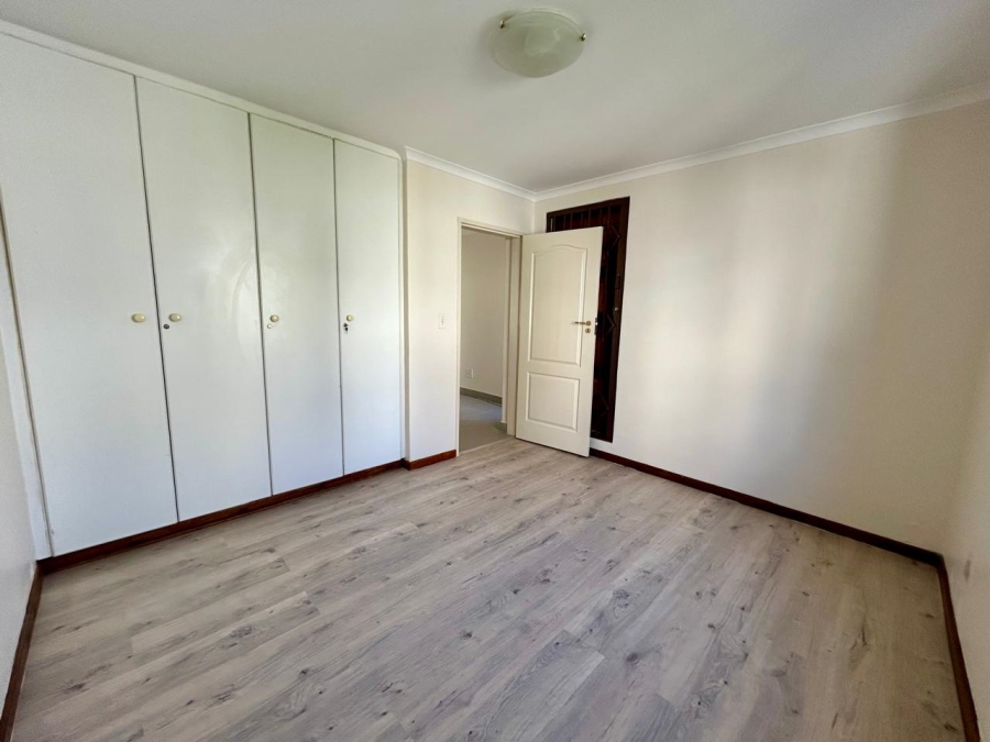 To Let 4 Bedroom Property for Rent in Waverley Gauteng