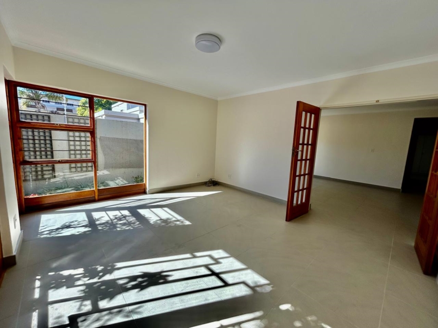 To Let 4 Bedroom Property for Rent in Waverley Gauteng