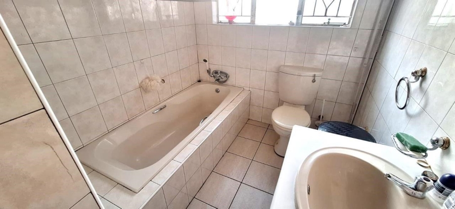 3 Bedroom Property for Sale in Brackenhurst Gauteng