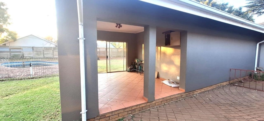 3 Bedroom Property for Sale in Brackenhurst Gauteng