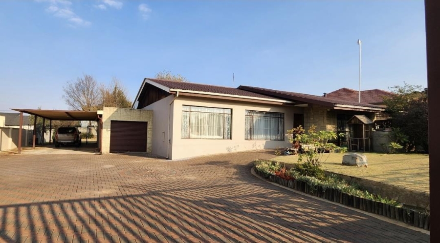 3 Bedroom Property for Sale in Tulisa Park Gauteng