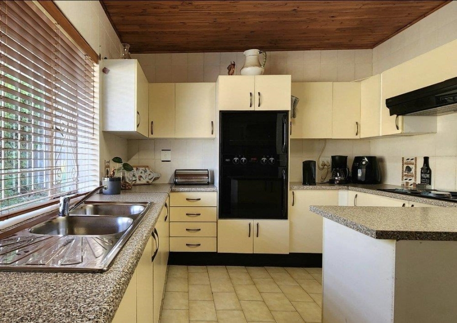 3 Bedroom Property for Sale in Tulisa Park Gauteng