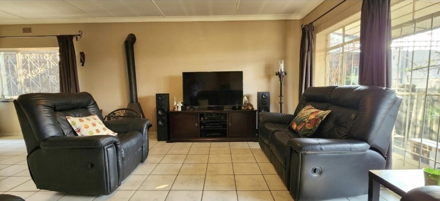 3 Bedroom Property for Sale in Tulisa Park Gauteng