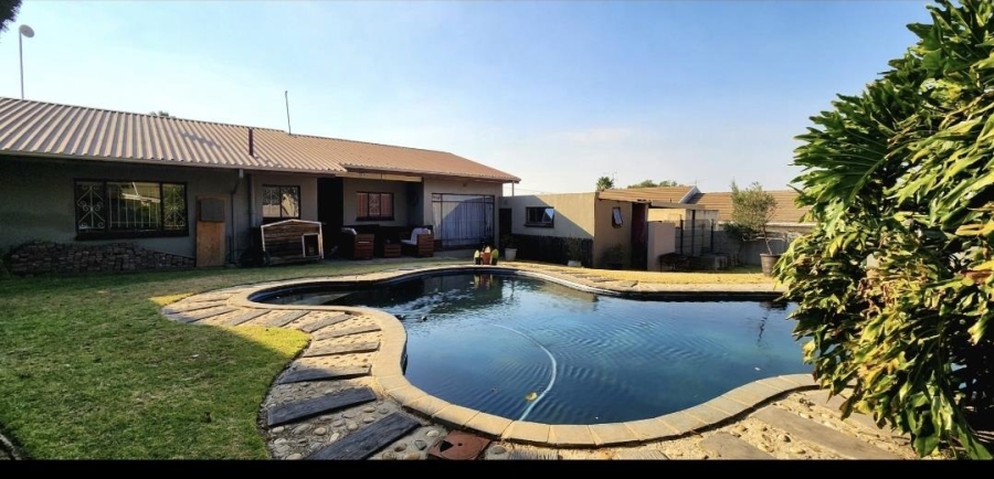 3 Bedroom Property for Sale in Tulisa Park Gauteng