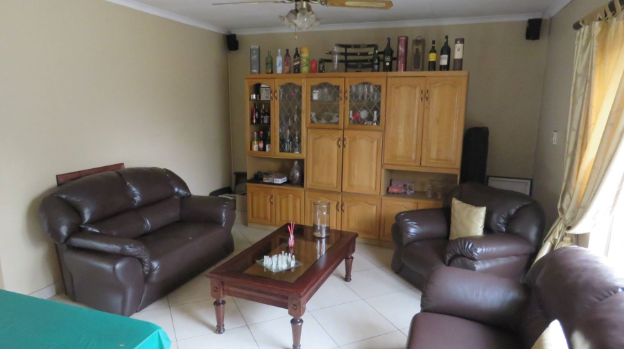 4 Bedroom Property for Sale in General Albertspark Gauteng