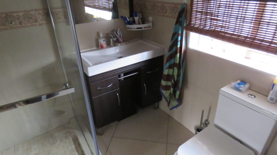 4 Bedroom Property for Sale in General Albertspark Gauteng