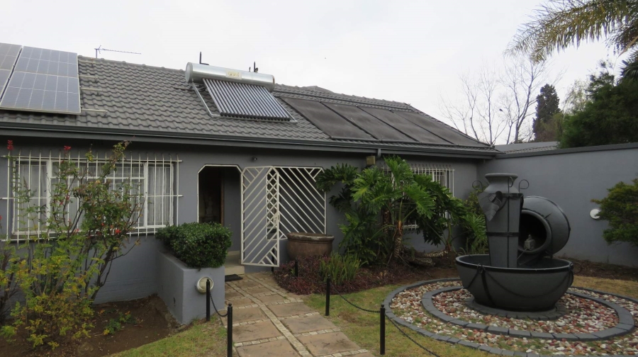 4 Bedroom Property for Sale in General Albertspark Gauteng