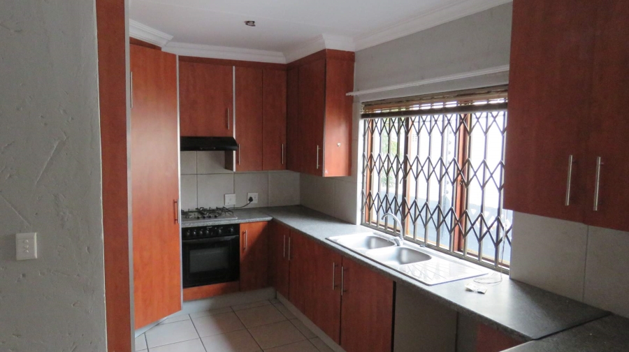 4 Bedroom Property for Sale in General Albertspark Gauteng