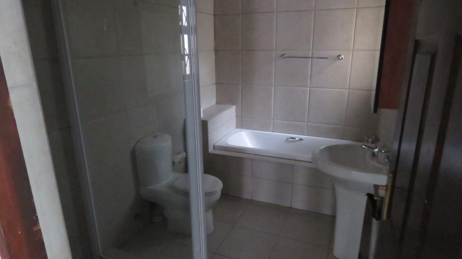 4 Bedroom Property for Sale in General Albertspark Gauteng