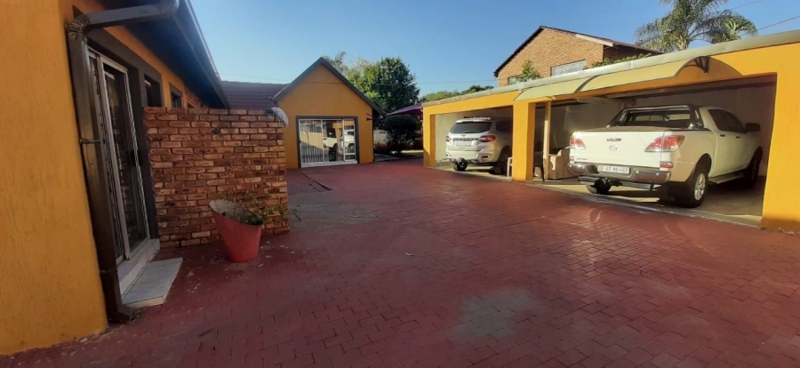 4 Bedroom Property for Sale in The Orchards Gauteng