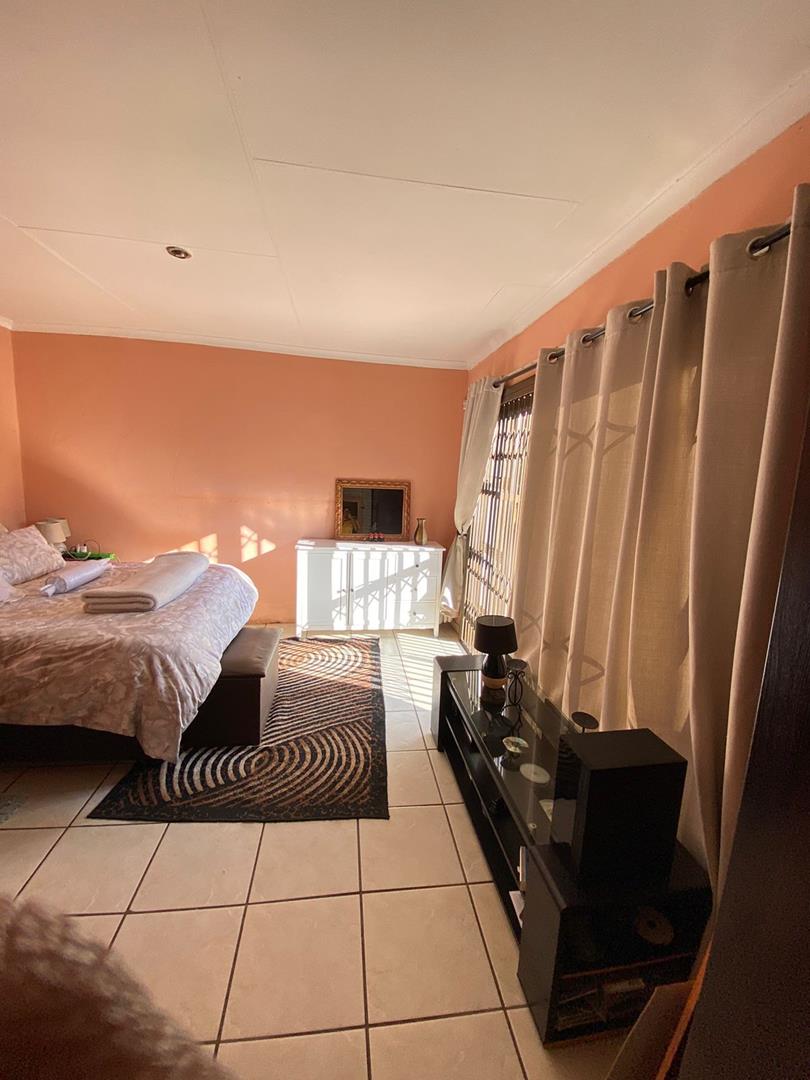 4 Bedroom Property for Sale in The Orchards Gauteng