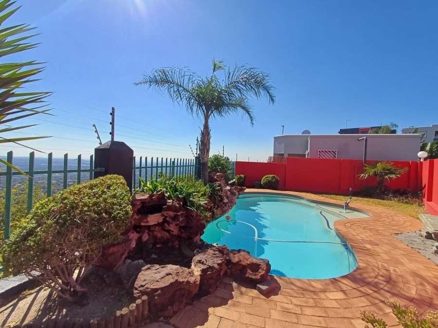 To Let 2 Bedroom Property for Rent in Northcliff Gauteng