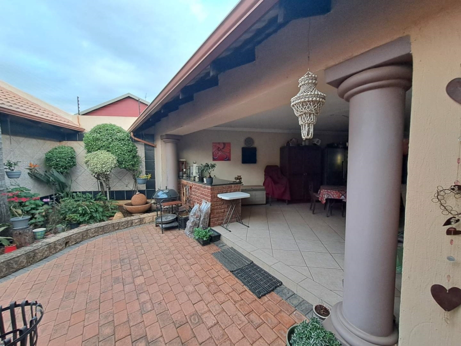 4 Bedroom Property for Sale in Wingate Park Gauteng