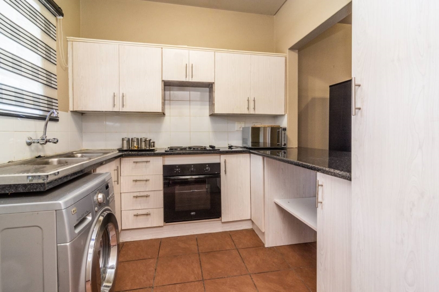 2 Bedroom Property for Sale in Constantia Kloof Gauteng