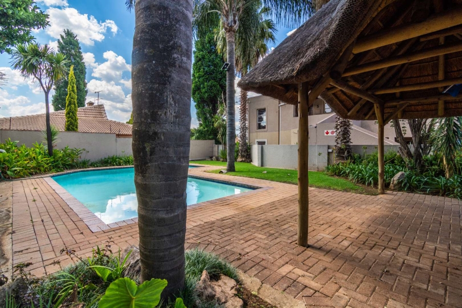 2 Bedroom Property for Sale in Constantia Kloof Gauteng