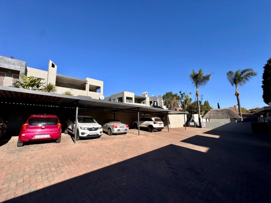 2 Bedroom Property for Sale in Constantia Kloof Gauteng