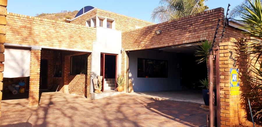 4 Bedroom Property for Sale in Glenvista Gauteng