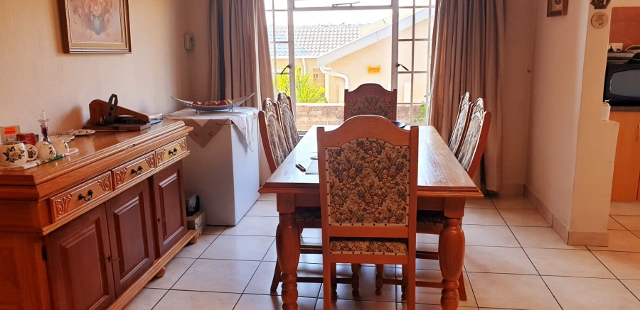 4 Bedroom Property for Sale in Glenvista Gauteng