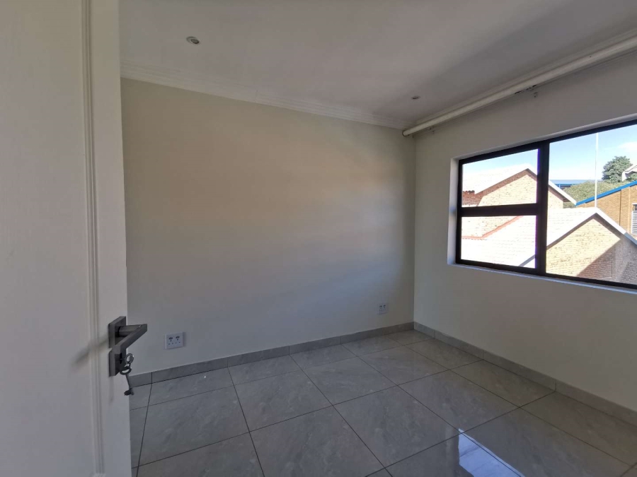 3 Bedroom Property for Sale in Brackenhurst Gauteng