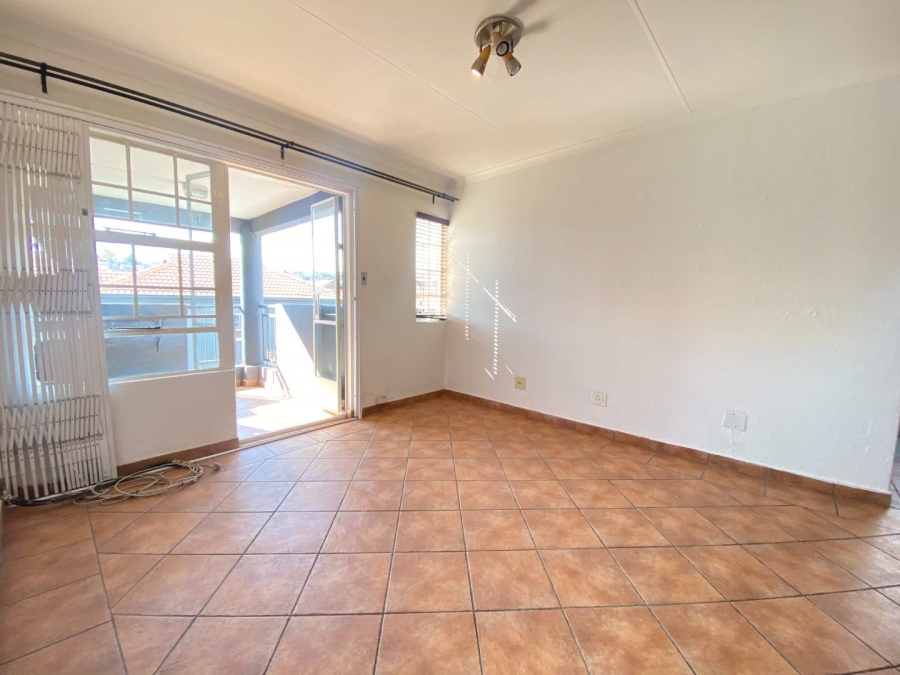 3 Bedroom Property for Sale in Linmeyer Gauteng