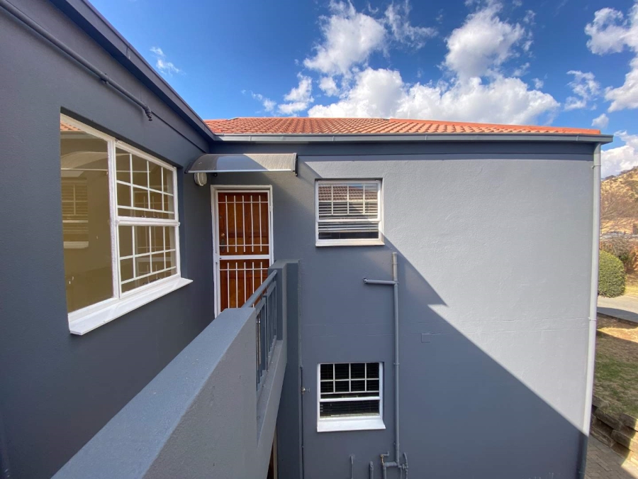 3 Bedroom Property for Sale in Linmeyer Gauteng