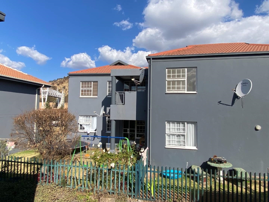 3 Bedroom Property for Sale in Linmeyer Gauteng