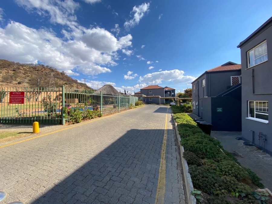 3 Bedroom Property for Sale in Linmeyer Gauteng