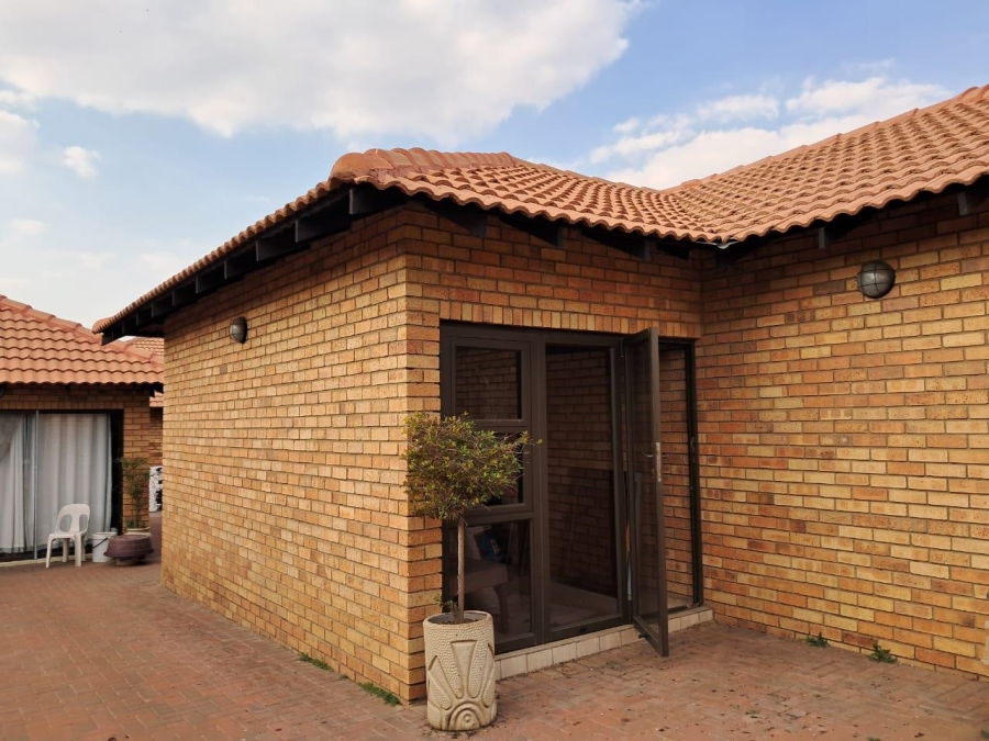 3 Bedroom Property for Sale in Raceview Gauteng