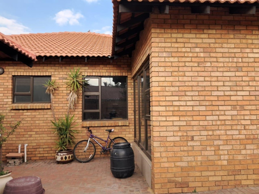 3 Bedroom Property for Sale in Raceview Gauteng