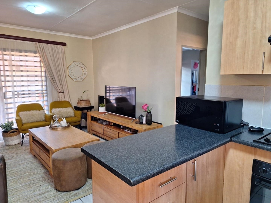 To Let 2 Bedroom Property for Rent in Groblerpark Gauteng