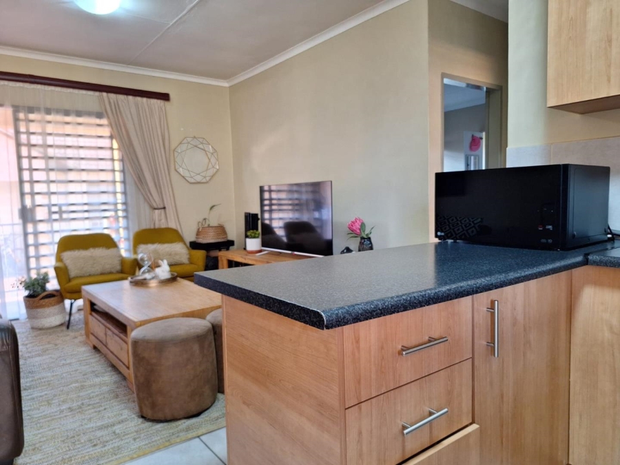 To Let 2 Bedroom Property for Rent in Groblerpark Gauteng