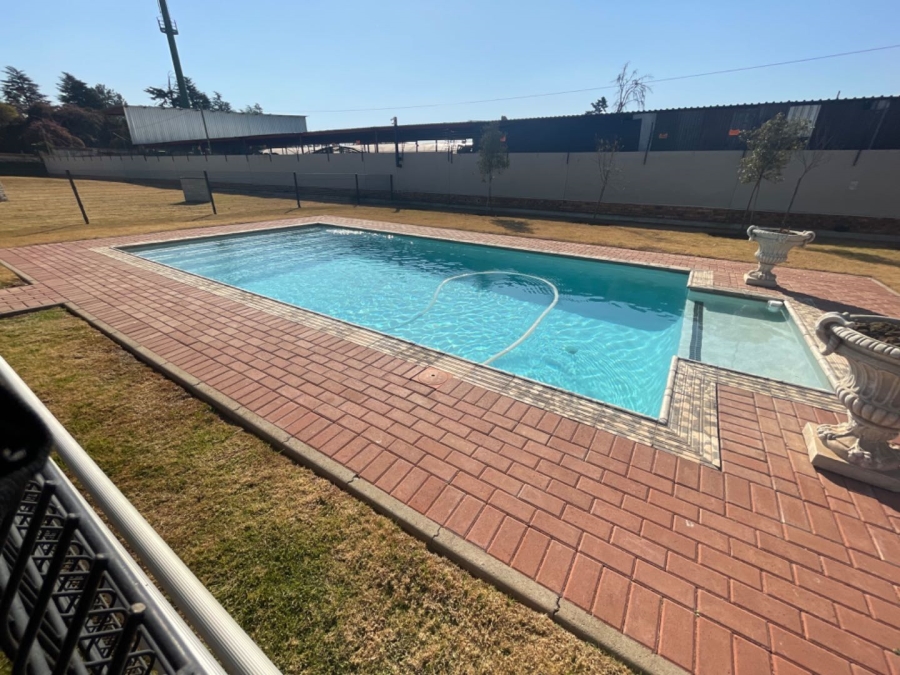 To Let 2 Bedroom Property for Rent in Brentwood Gauteng