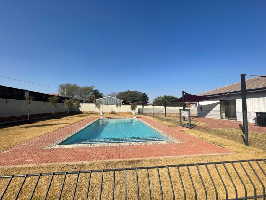 To Let 2 Bedroom Property for Rent in Brentwood Gauteng