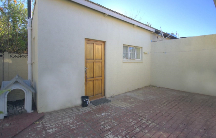 3 Bedroom Property for Sale in Crown Gardens Gauteng