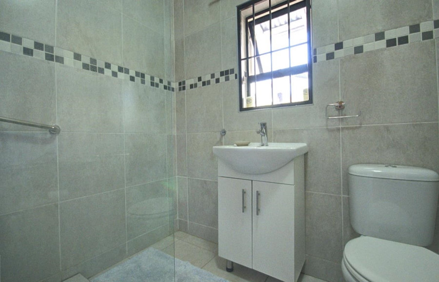 3 Bedroom Property for Sale in Crown Gardens Gauteng