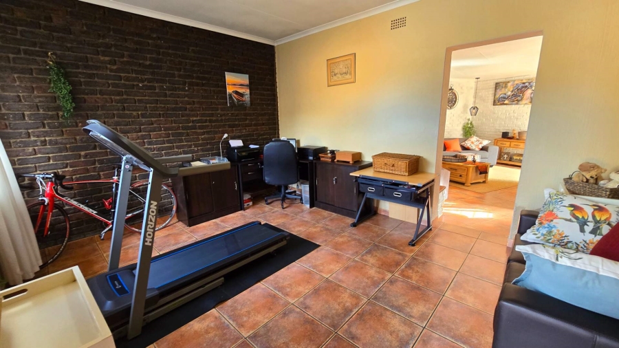 4 Bedroom Property for Sale in Brackenhurst Gauteng