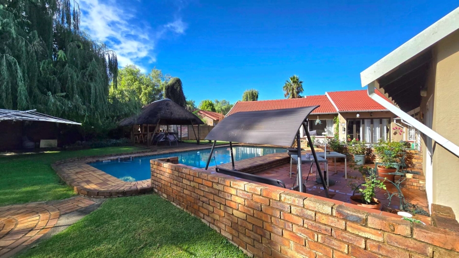 4 Bedroom Property for Sale in Brackenhurst Gauteng