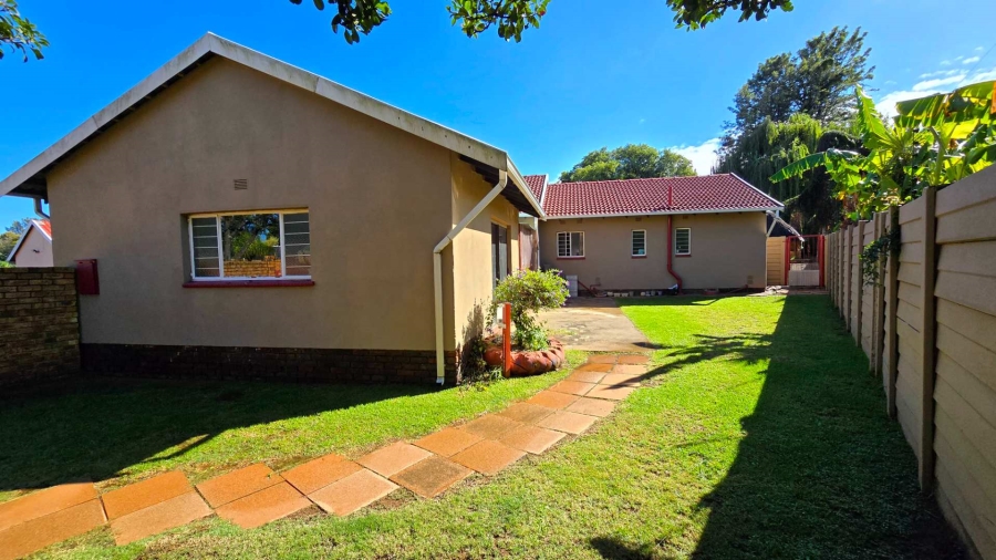 4 Bedroom Property for Sale in Brackenhurst Gauteng