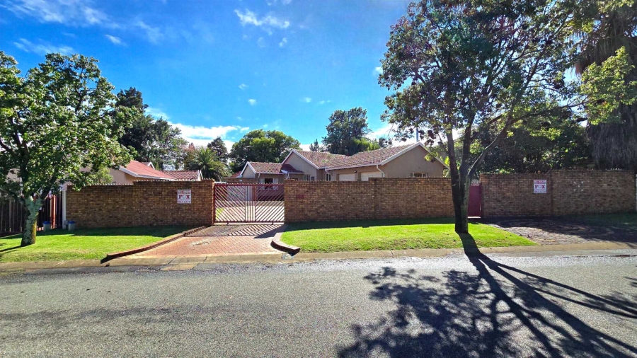 4 Bedroom Property for Sale in Brackenhurst Gauteng