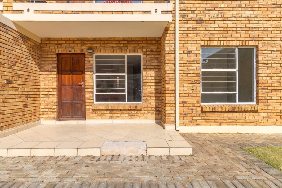 2 Bedroom Property for Sale in Honeydew Gauteng