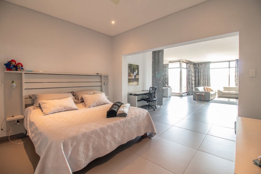 5 Bedroom Property for Sale in Beyerspark Gauteng