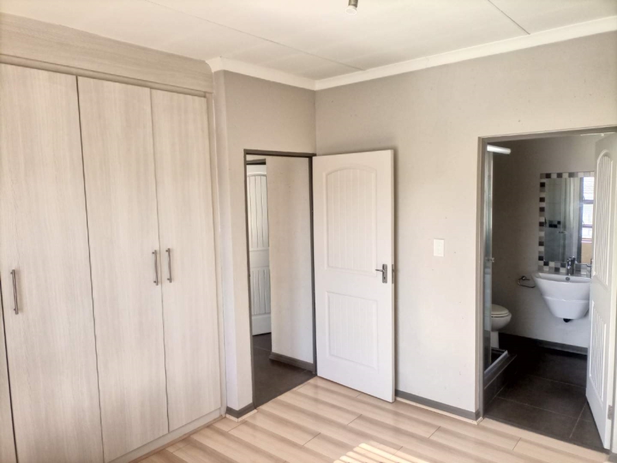 2 Bedroom Property for Sale in Honeydew Gauteng