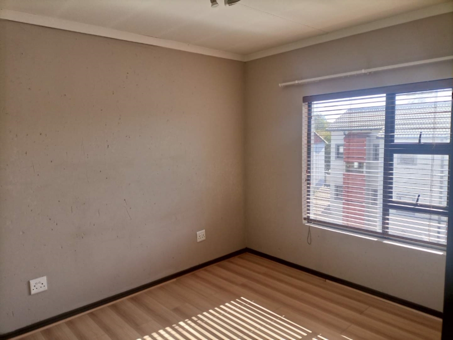 2 Bedroom Property for Sale in Honeydew Gauteng