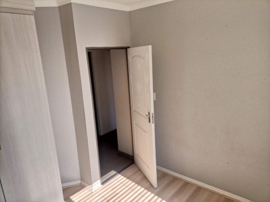 2 Bedroom Property for Sale in Honeydew Gauteng