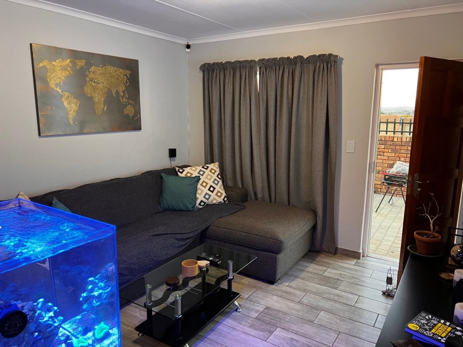 2 Bedroom Property for Sale in Hennopspark Gauteng