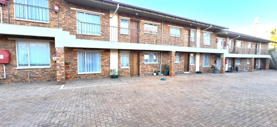 2 Bedroom Property for Sale in New Redruth Gauteng